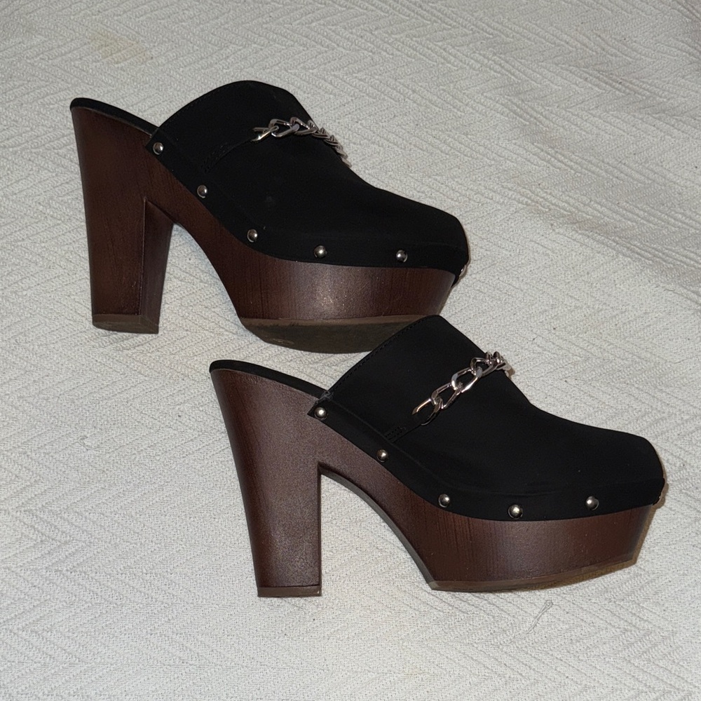 Report Black and Brown Chain Accent Mules